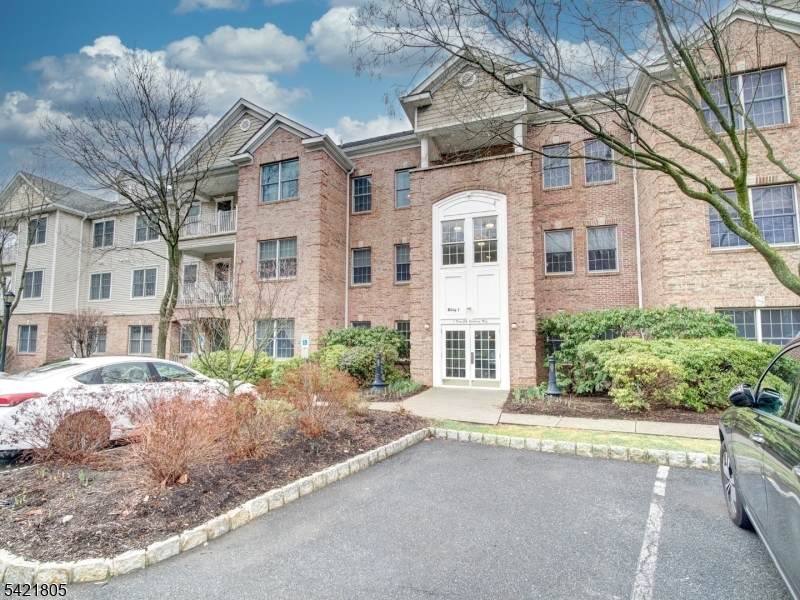 9 Zachary Way - Photo 1