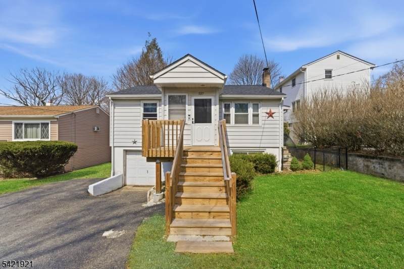 537 Rogers Dr - Photo 1