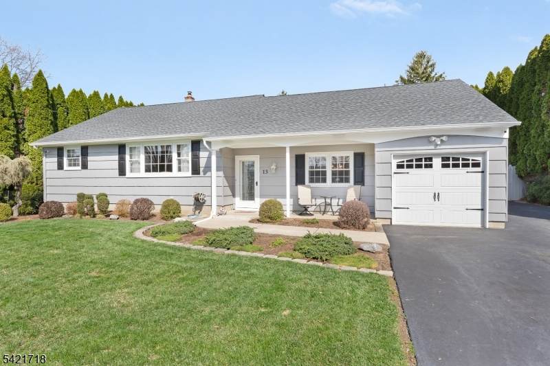 13 Hillside Dr - Photo 1