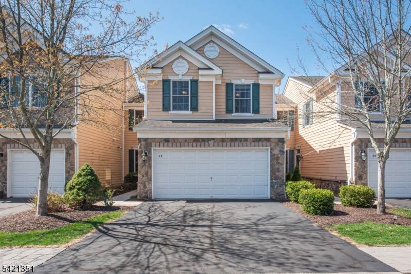 24 Hopkins Ct - Photo 1
