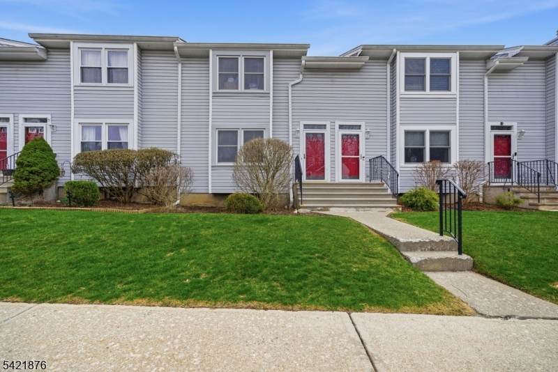 28 Village Dr - Photo 1