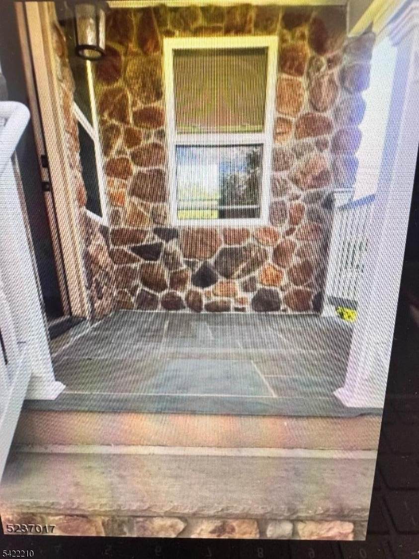 419 Stonewall Ave - Photo 1