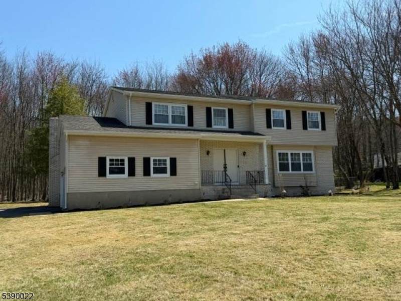 4 Parkview Dr - Photo 1