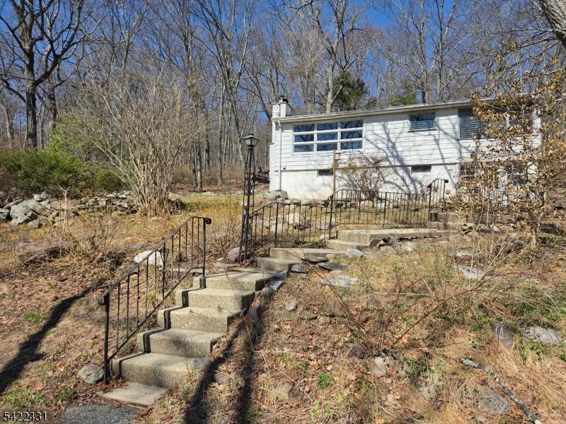 48 W Shore Trl - Photo 1