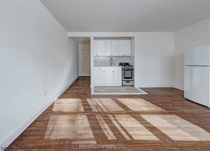 22 Cottage St - Photo 1