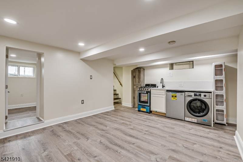 602 Avenue E - Photo 1
