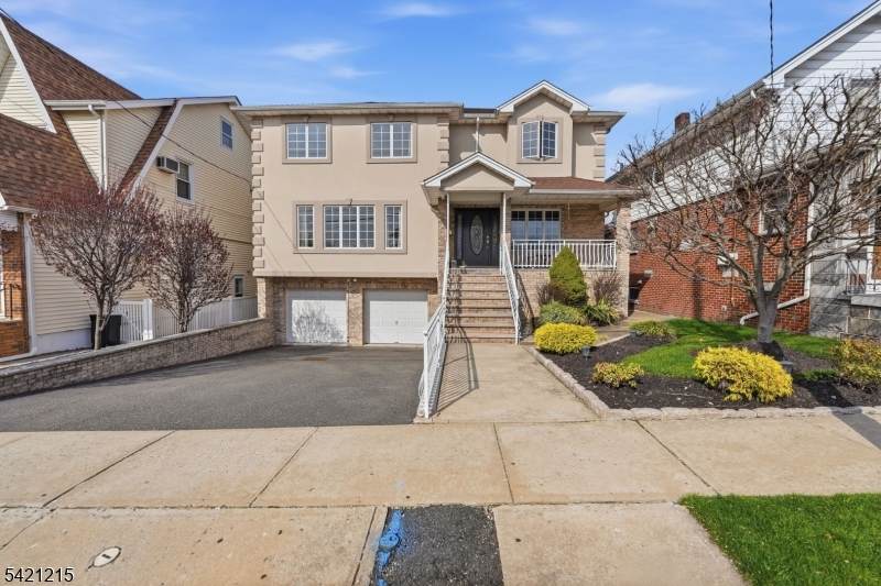 16 Arlington Blvd - Photo 1
