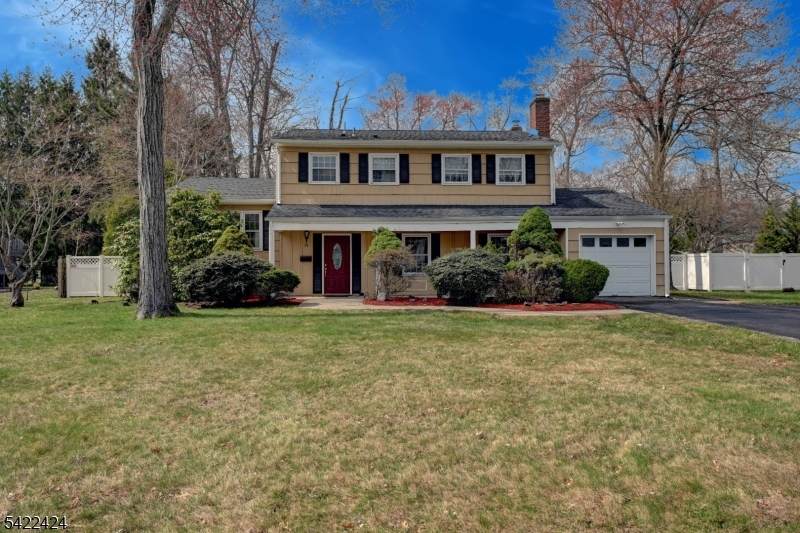 52 W William St - Photo 1