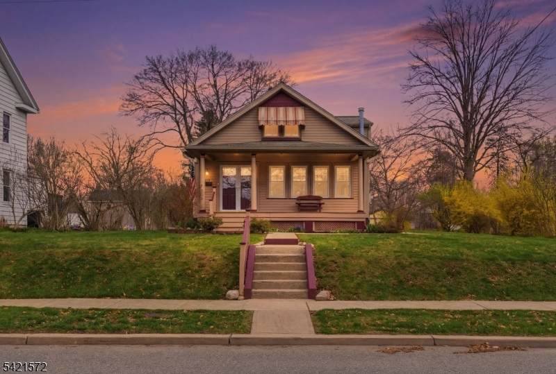 419 Greenwich St - Photo 1
