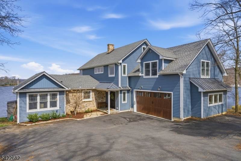 23 Edgemere Ave - Photo 1