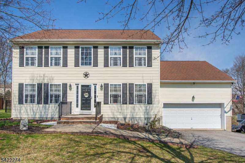 7 Stratford Dr - Photo 1
