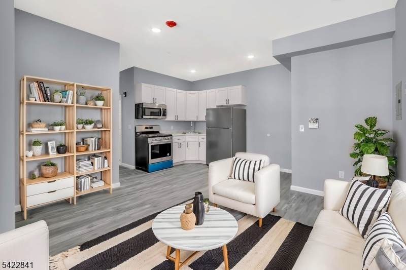 155 Clifton Ave - Photo 1