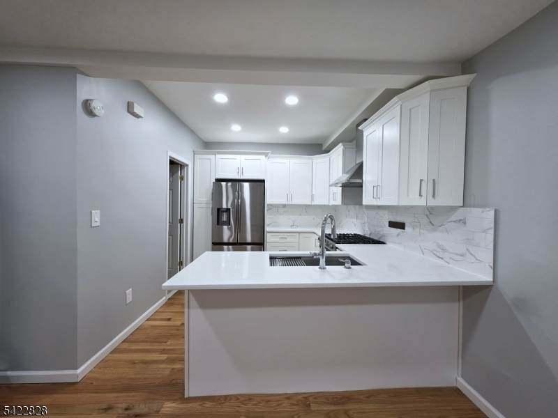586 N 11Th St - Photo 1
