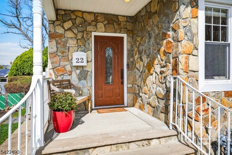 22 Vine St - Photo 1