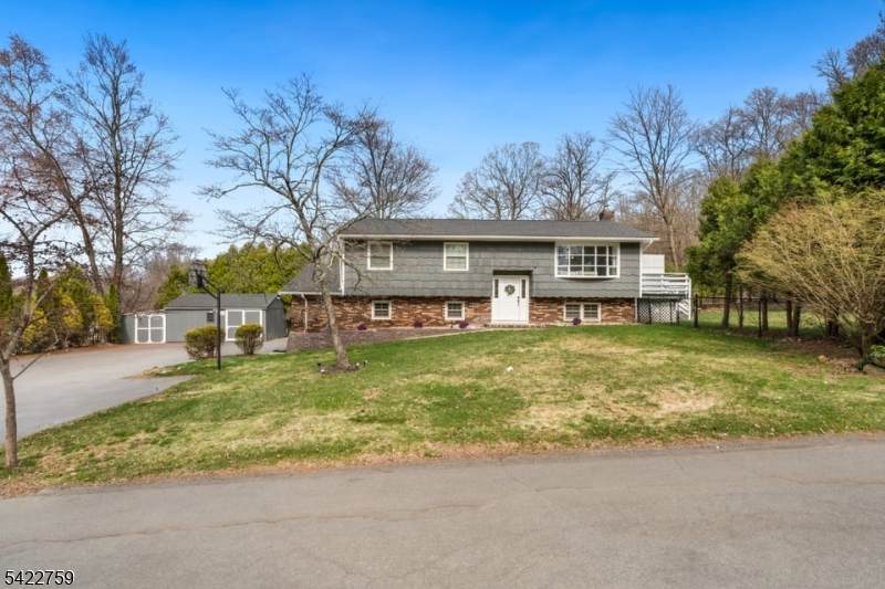 13 Hunters Ln - Photo 1