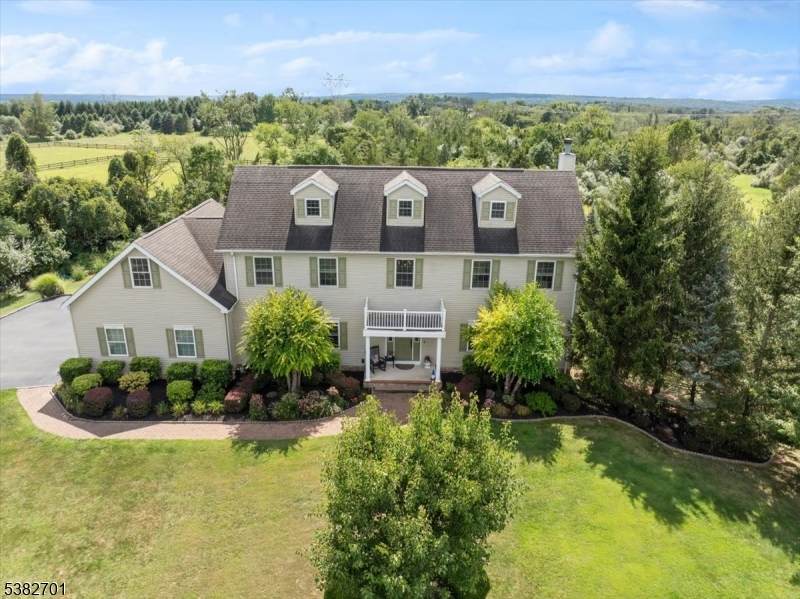 https://bt-photos.global.ssl.fastly.net/gsmls/orig_boomver_1_4019426-2.jpg