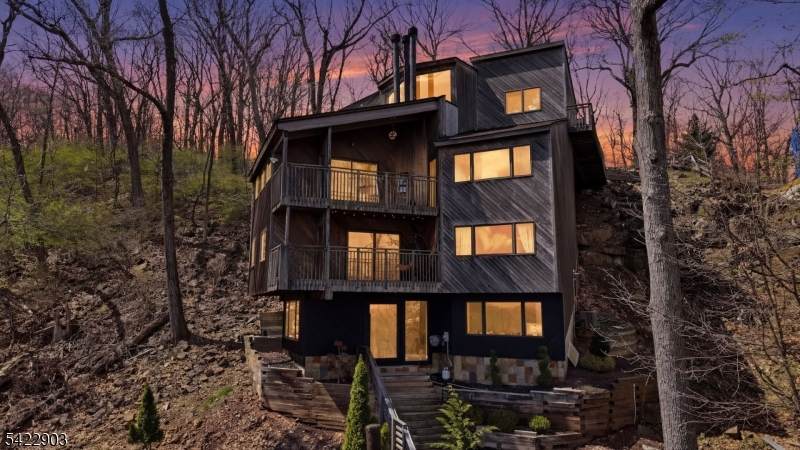 36 Mountainside Park Ter - Photo 1