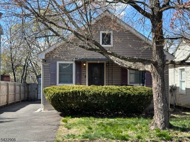 14 Hillcrest Ave - Photo 1