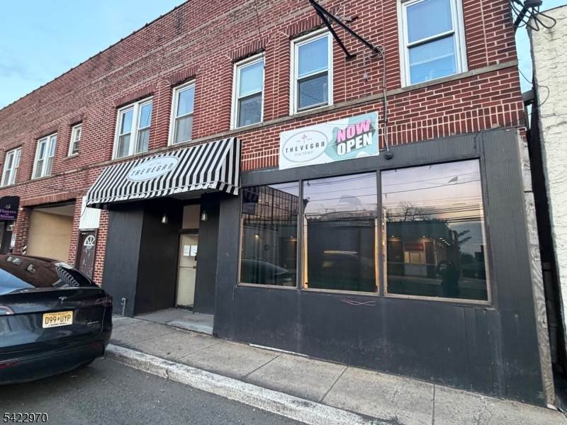 237 W Saint Georges Ave - Photo 1
