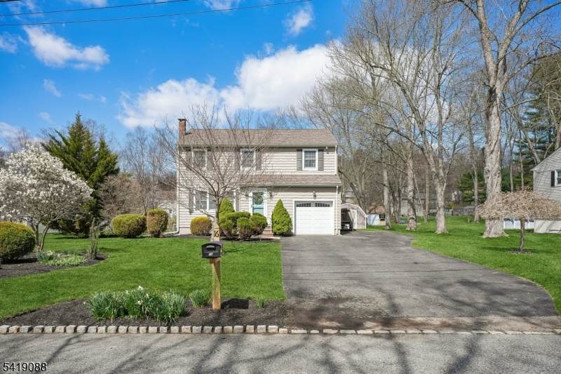 16 Meadow Ln - Photo 1