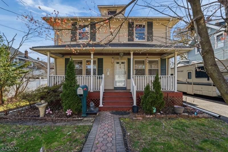 443 Wheatsheaf Rd - Photo 1