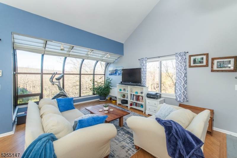 2 Falkenstein Dr - Photo 1