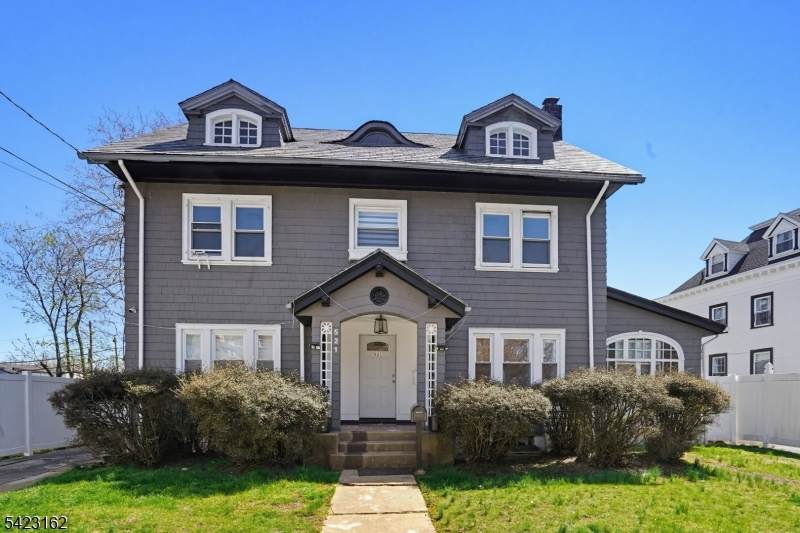 519 Westminster Ave - Photo 1