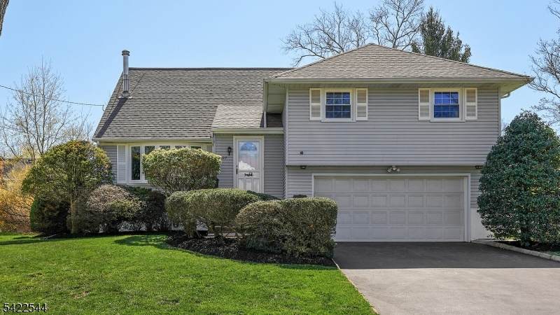 407 Cayuga Way - Photo 1