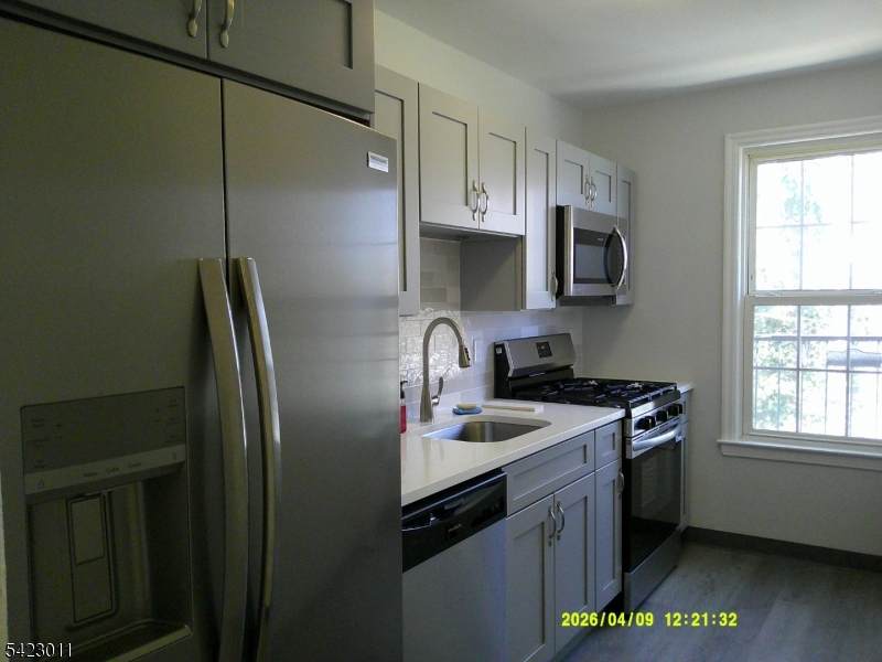 7 Bashford Ave - Photo 1