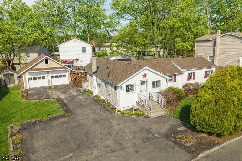 107 Kingston Rd - Photo 1