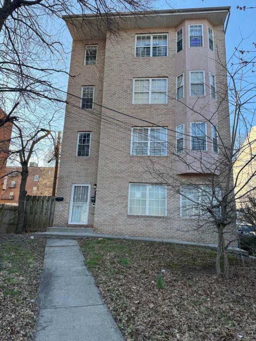 17 Parkway Dr.West - Photo 1