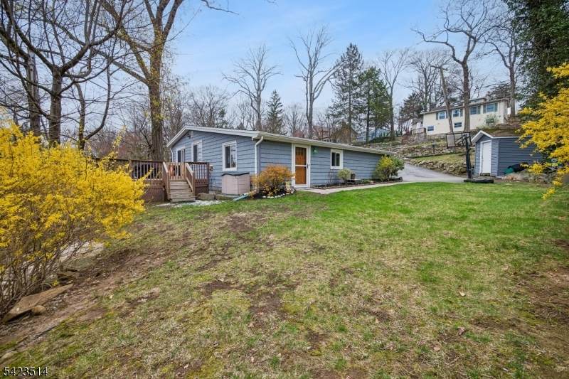 https://bt-photos.global.ssl.fastly.net/gsmls/orig_boomver_1_4019996-2.jpg