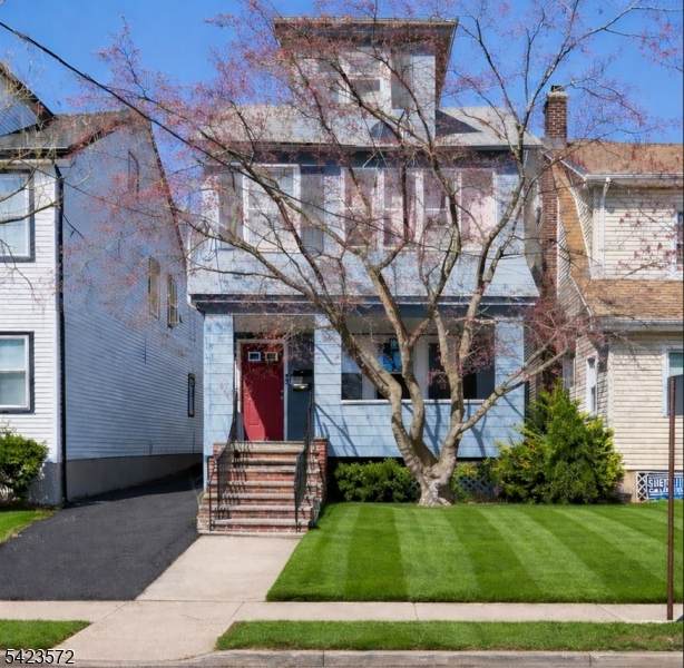569 Chestnut St - Photo 1
