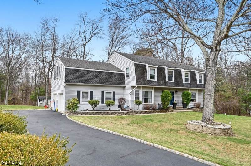 6 Robin Dr - Photo 1