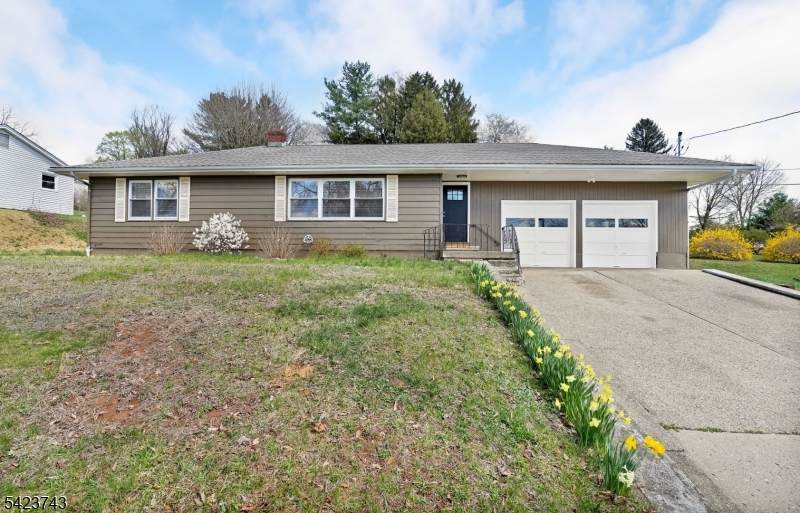 16 Lingert Ave - Photo 1