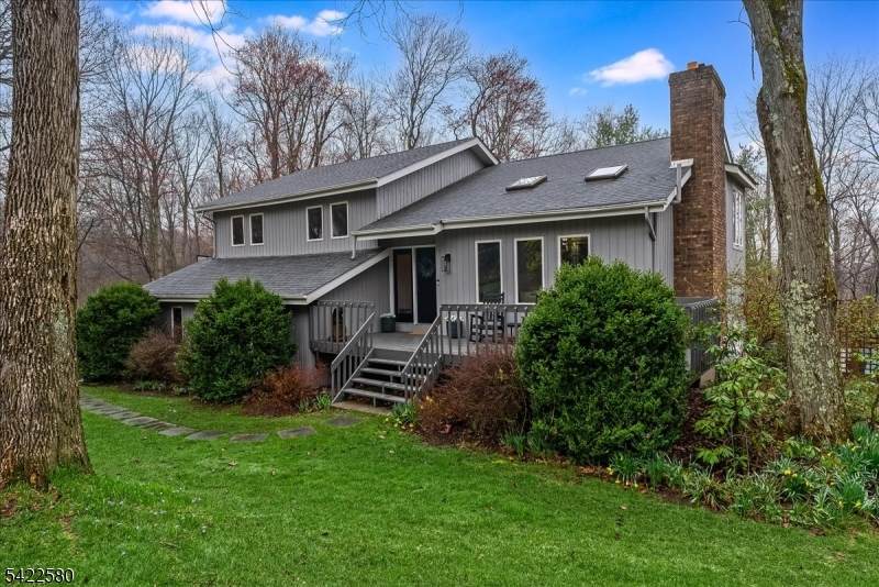 97 Skyline Dr - Photo 1