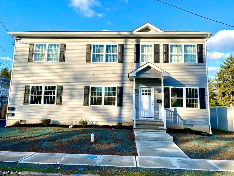 909 Westfield Ave - Photo 1