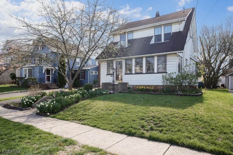 563 Pierson Street - Photo 1