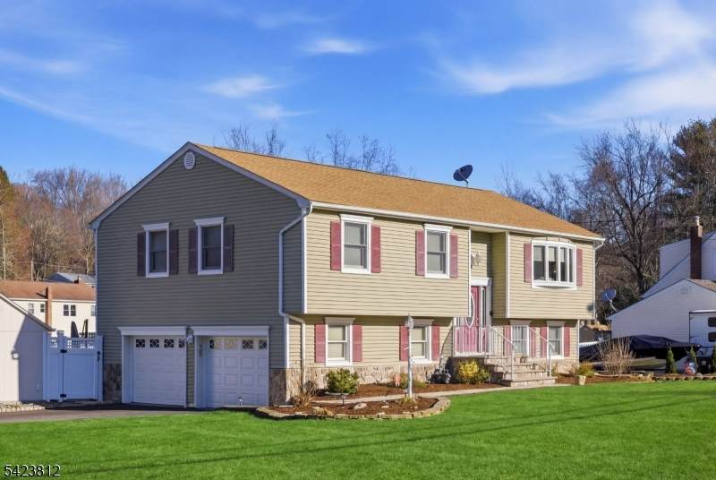 20 Meadow Ln - Photo 1
