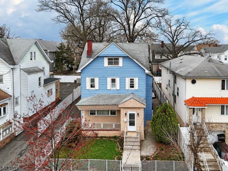 752 Highland Ave - Photo 1