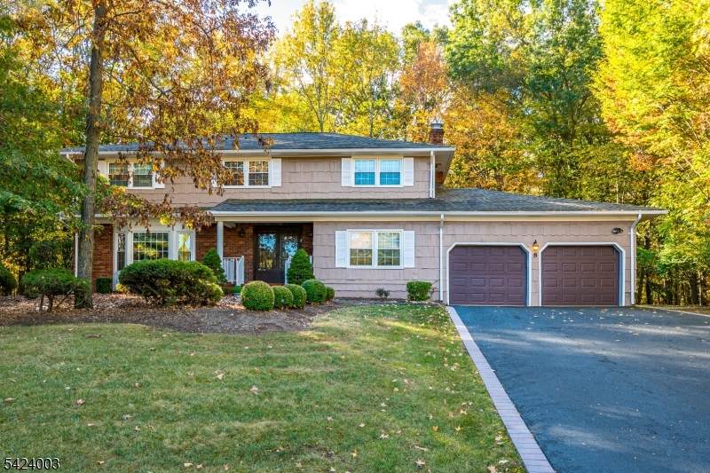 8 Woodmere Rd - Photo 1