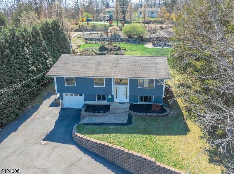 19 Valley Dr W - Photo 1