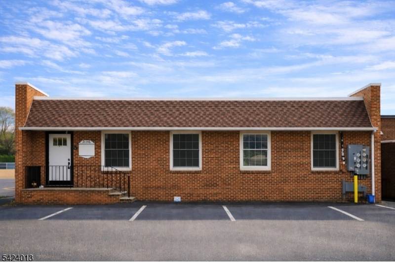 2504 Plainfield Ave - Photo 1