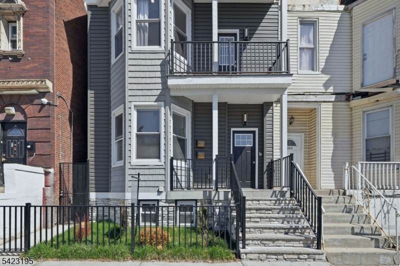 327 S Orange Ave - Photo 1