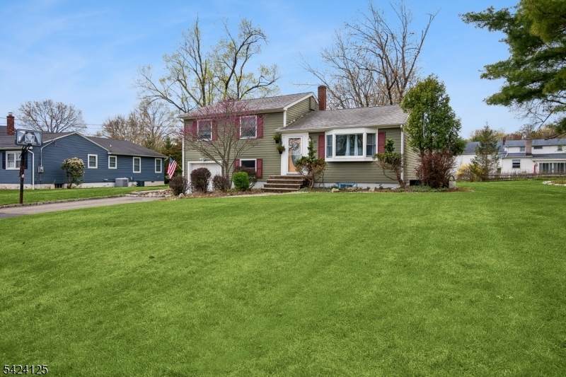 30 Crescent Dr - Photo 1