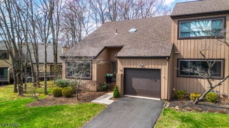 10 Hemlock Ln - Photo 1
