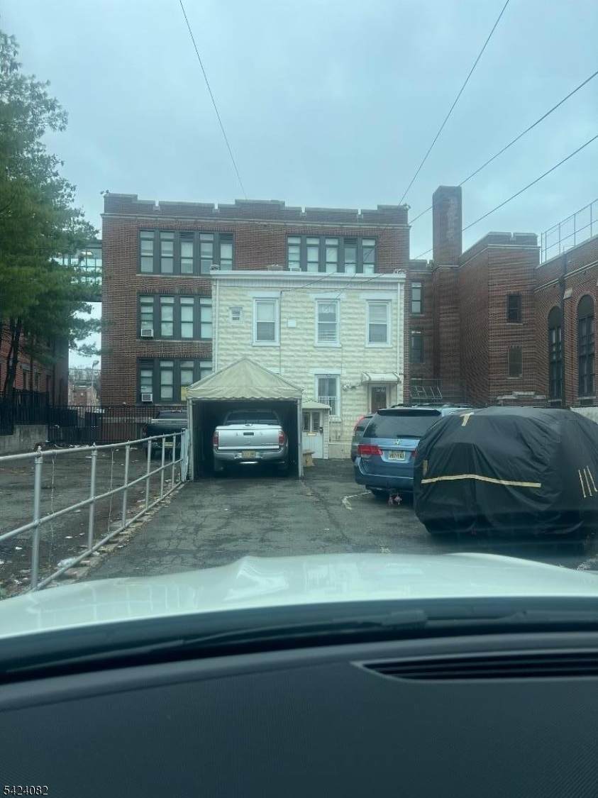 45 Market St - Photo 1