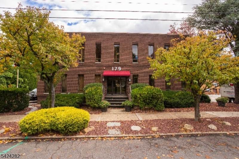 179 S Maple Ave - Photo 1