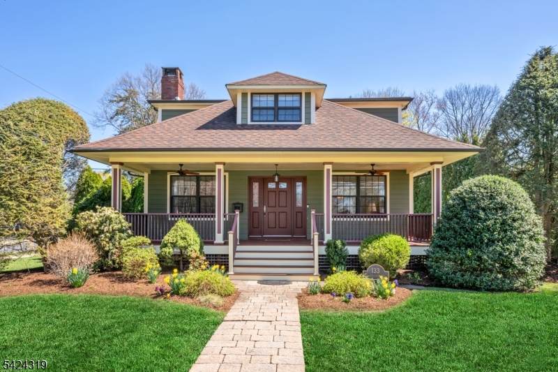 133 N Pleasant Ave - Photo 1