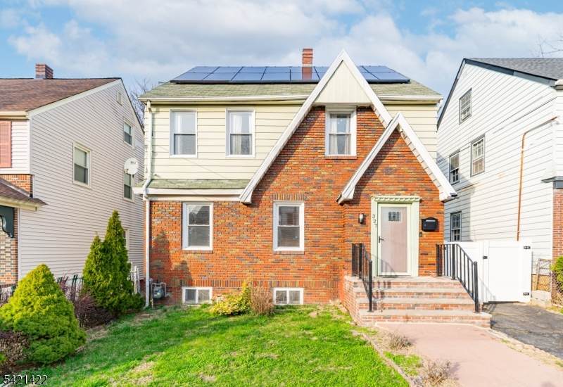 327 Field Pl - Photo 1